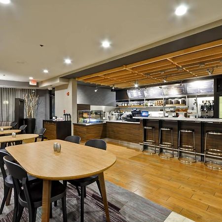 Courtyard By Marriott Jacksonville Airport/ Northeast Bagian luar foto