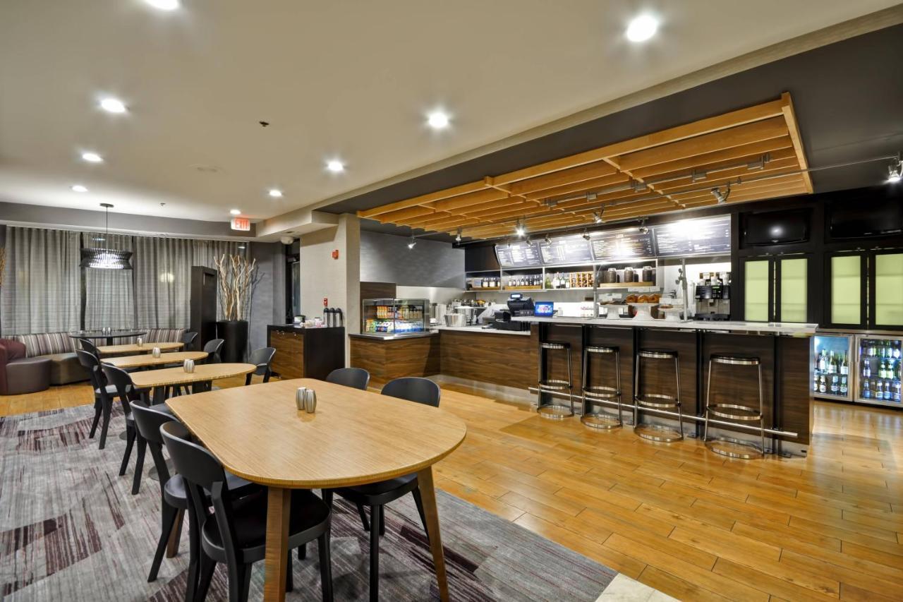 Courtyard By Marriott Jacksonville Airport/ Northeast Bagian luar foto