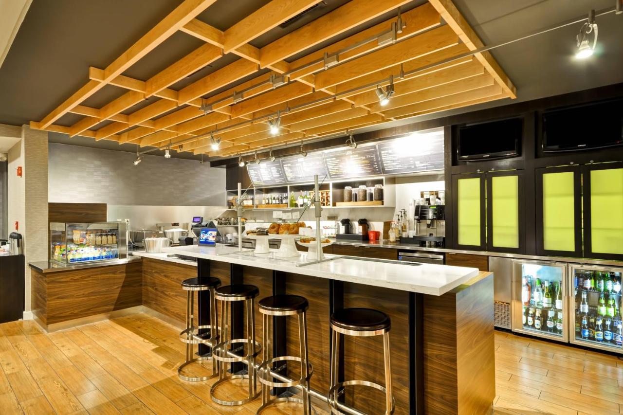 Courtyard By Marriott Jacksonville Airport/ Northeast Bagian luar foto
