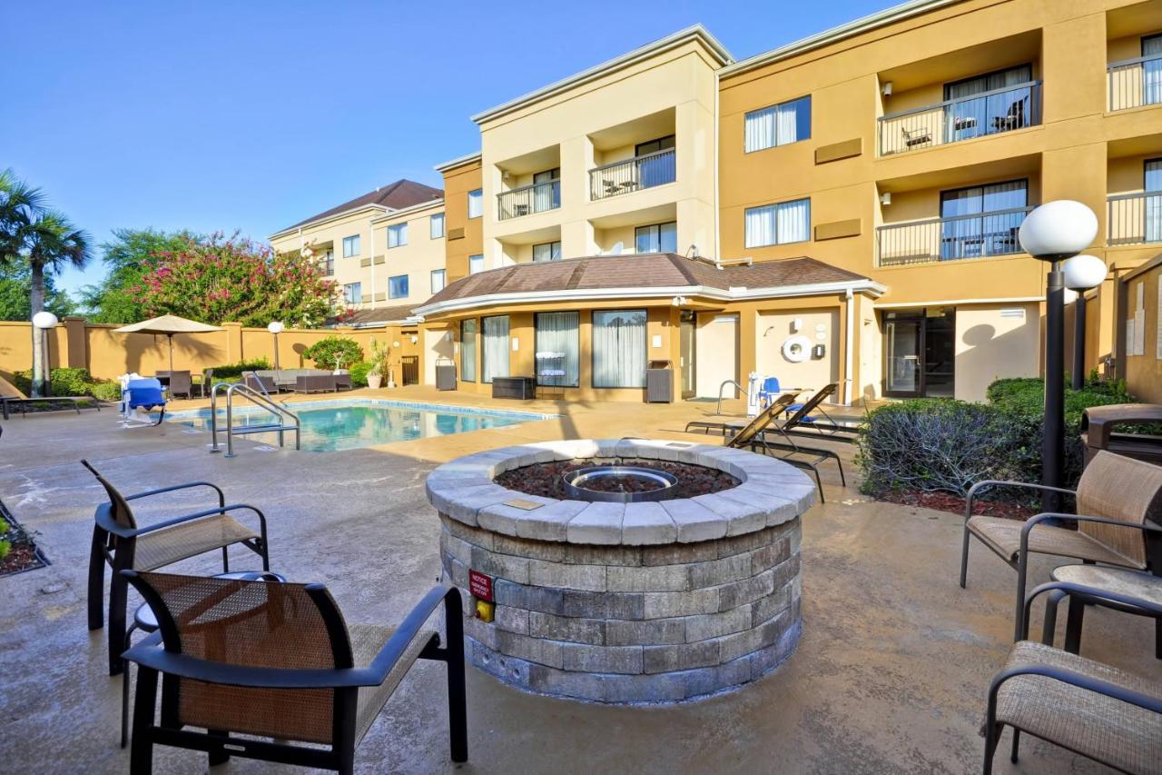 Courtyard By Marriott Jacksonville Airport/ Northeast Bagian luar foto