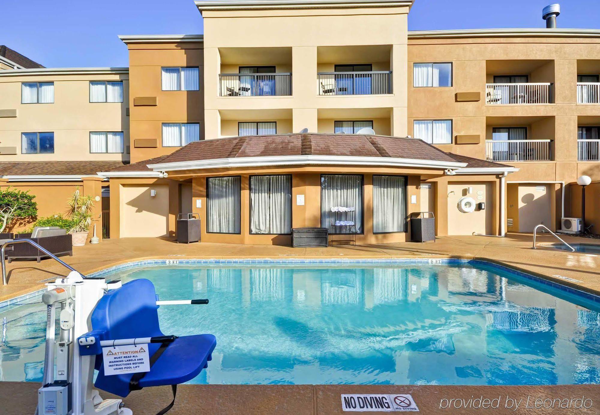 Courtyard By Marriott Jacksonville Airport/ Northeast Bagian luar foto