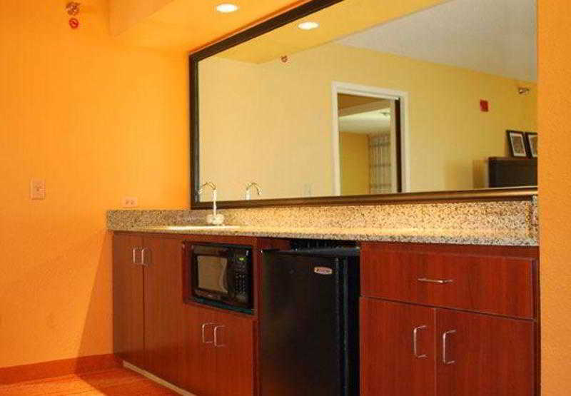 Courtyard By Marriott Jacksonville Airport/ Northeast Bagian luar foto