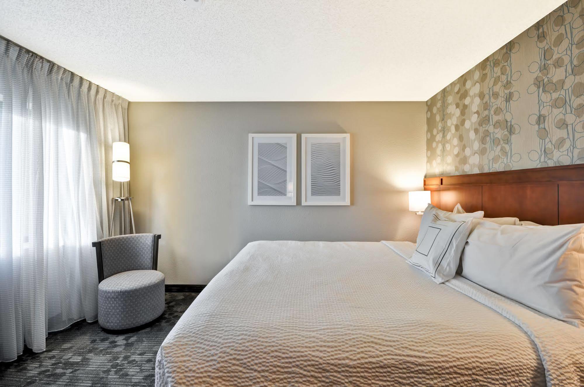 Courtyard By Marriott Jacksonville Airport/ Northeast Bagian luar foto